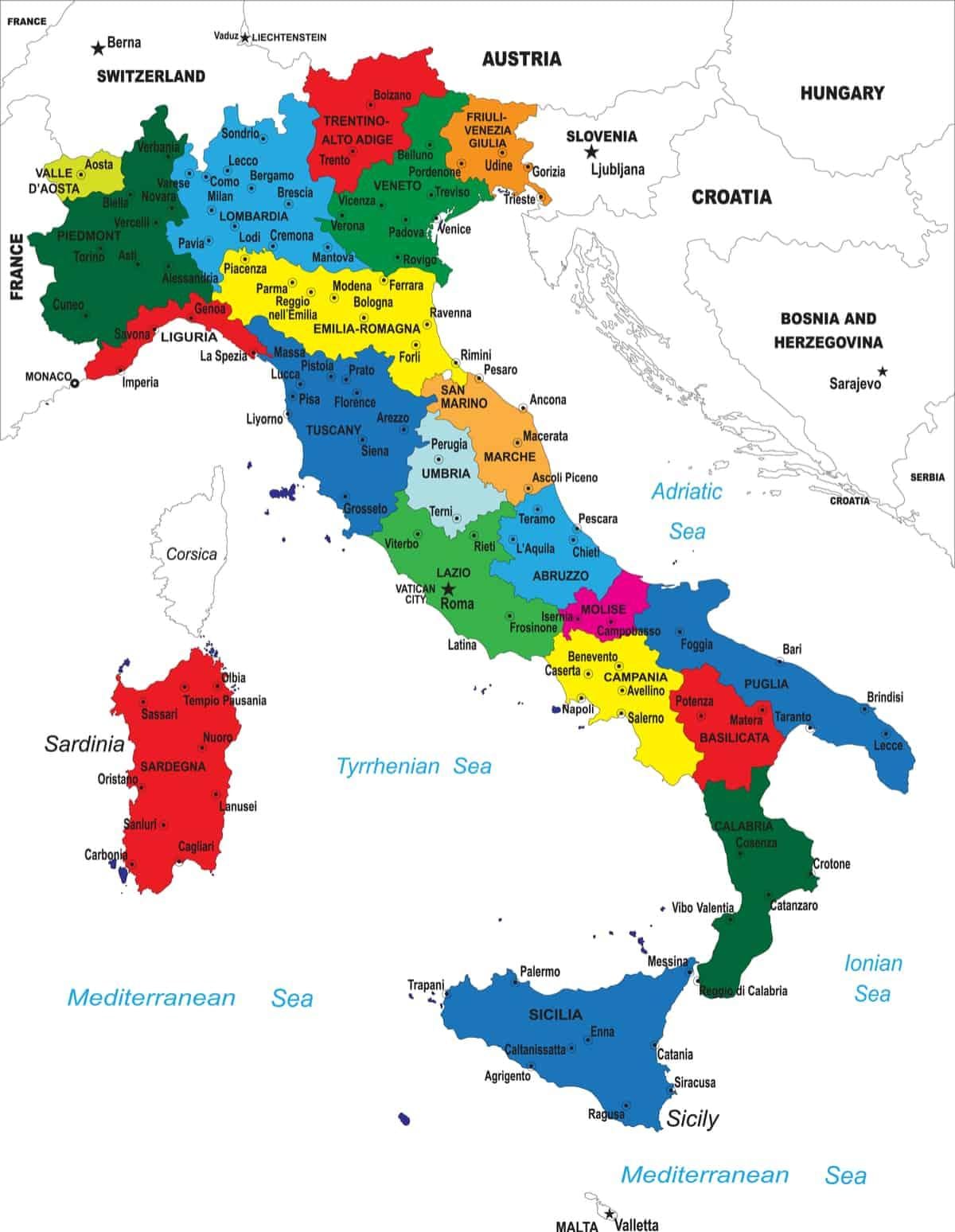 地図のイタリア政治